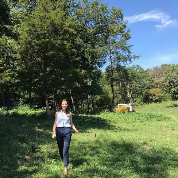 Meet your Posher, Laura - Picture 1 of 1